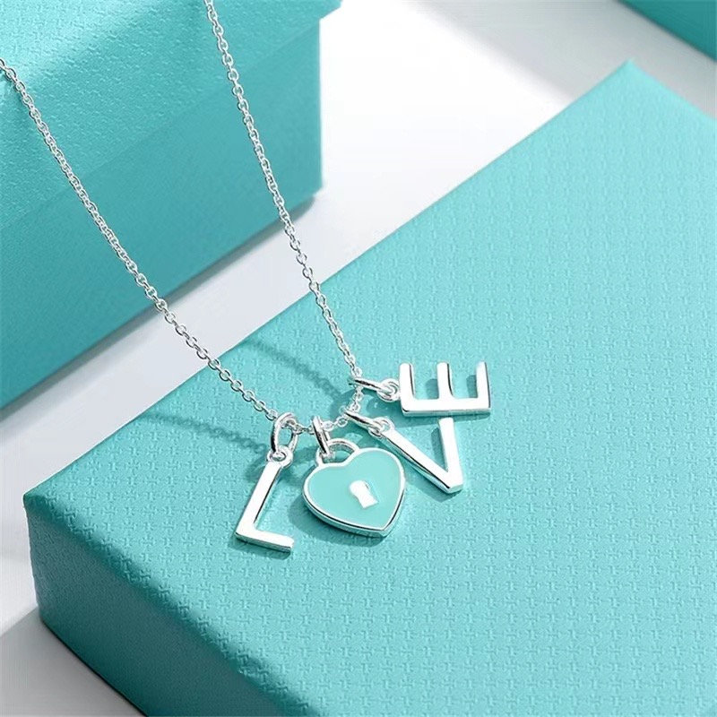 Tiffany Love Chain 18K Gold Necklace