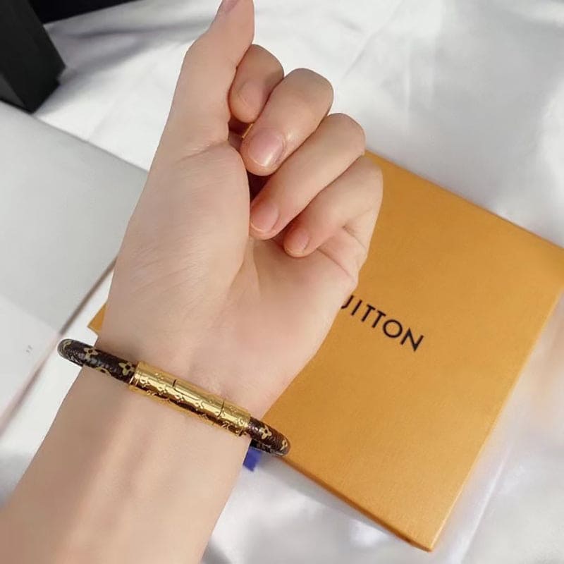 Louis Vuitton Confidential 18K Gold Bracelet
