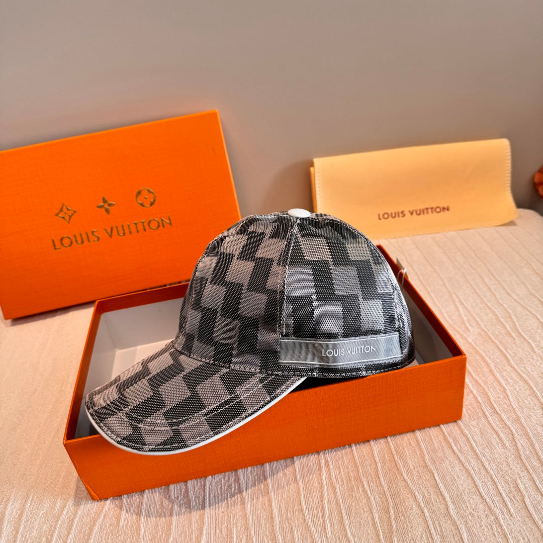 Classic Checkered Baseball Cap - Effortless Chic