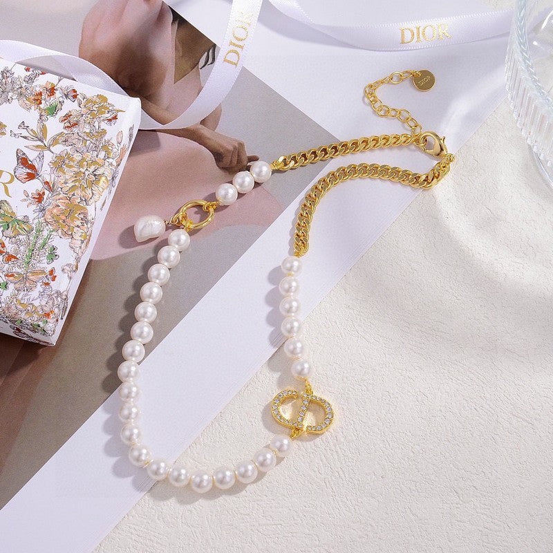 Dior 30 Montaigne Pearls 18K Gold Necklace