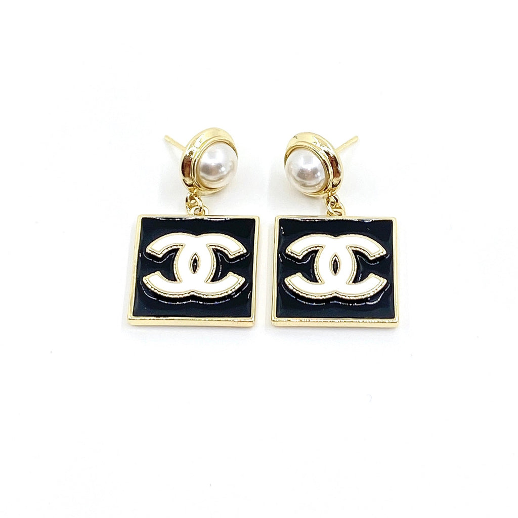 Chanel Square Pearl Pendant 18K Gold Earrings