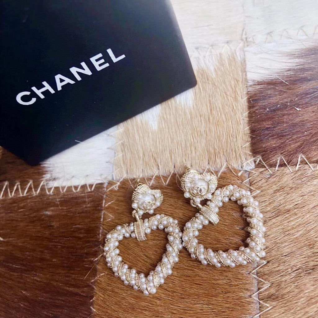 Chanel Heart Pendant 18K Gold Earrings
