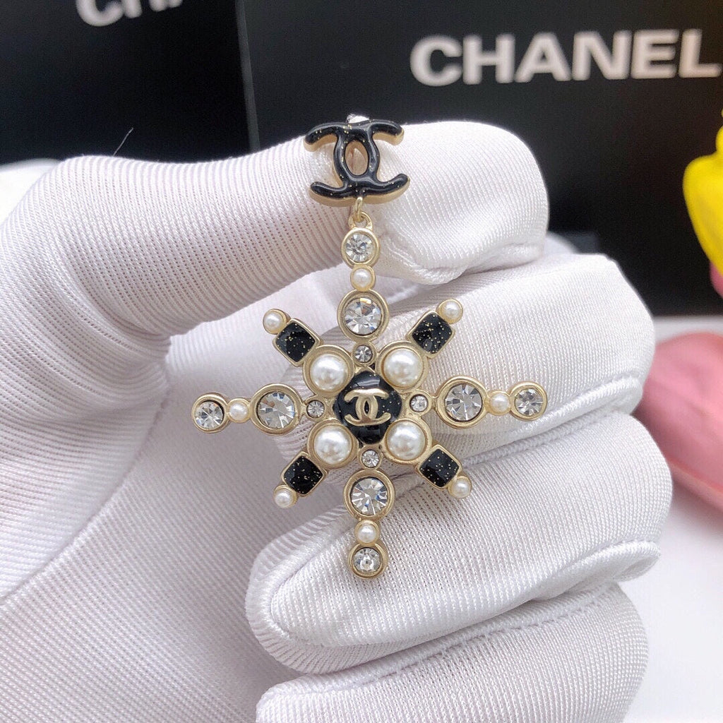 Chanel Snow Flowers 18K Gold Earrings