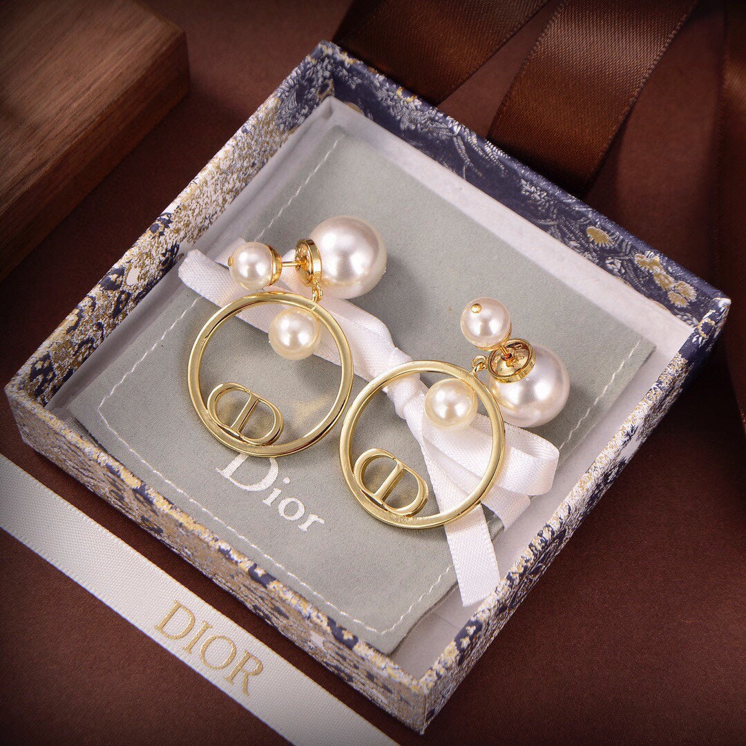 Dior Circle Pearls 18K Gold Earrings