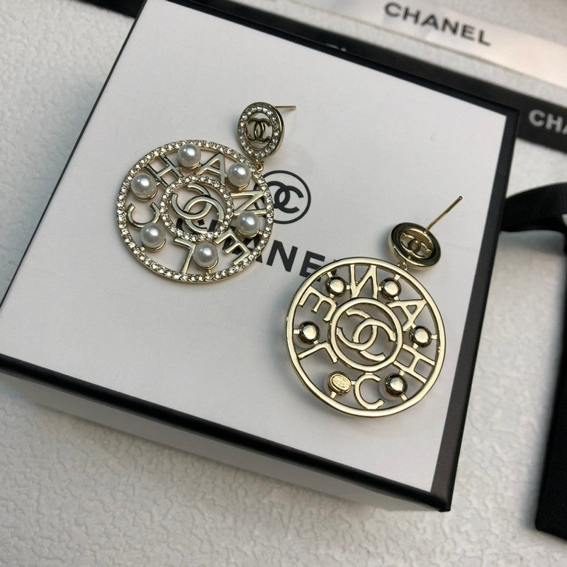 Chanel Circle Pearl Pendant 18K Gold Earrings
