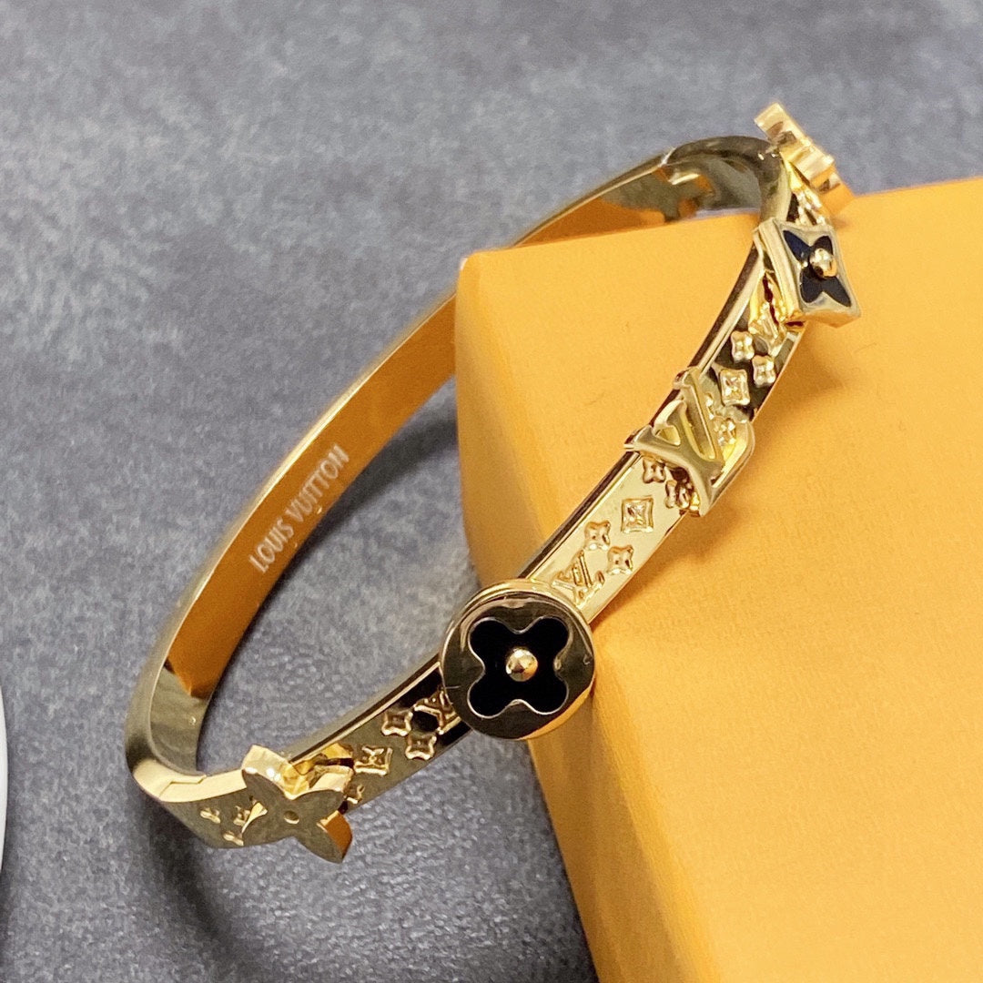 Louis Vuitton Blossom 18K Gold Bracelet